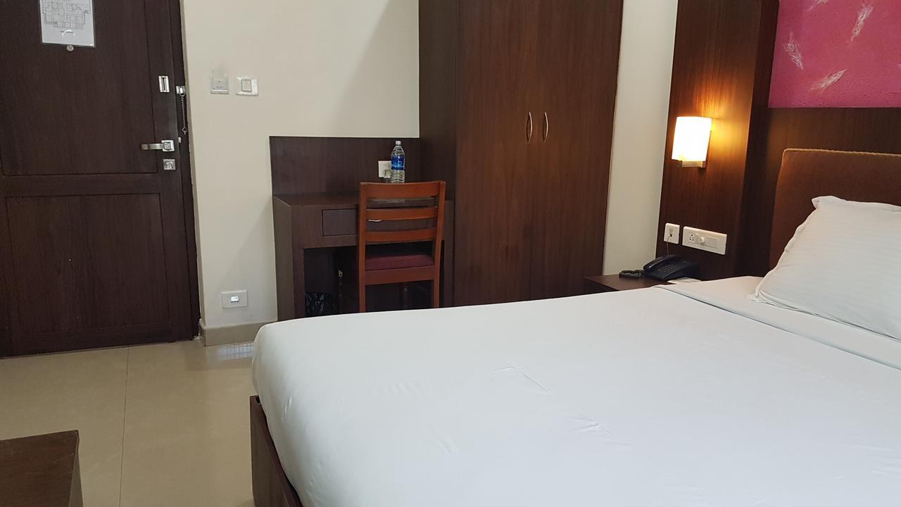 The Central Park Kollam Exterior photo
